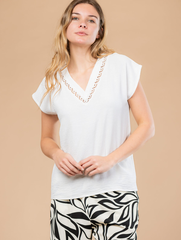 Top femme col V broderie | MaBoutiquePlus